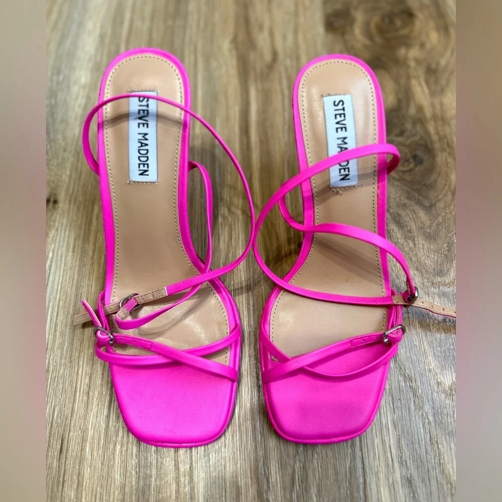 Steve Madden Women’s “Zarya” Heeled Sandal Neon Pink Size 6 NWOB - Picture 6 of 6